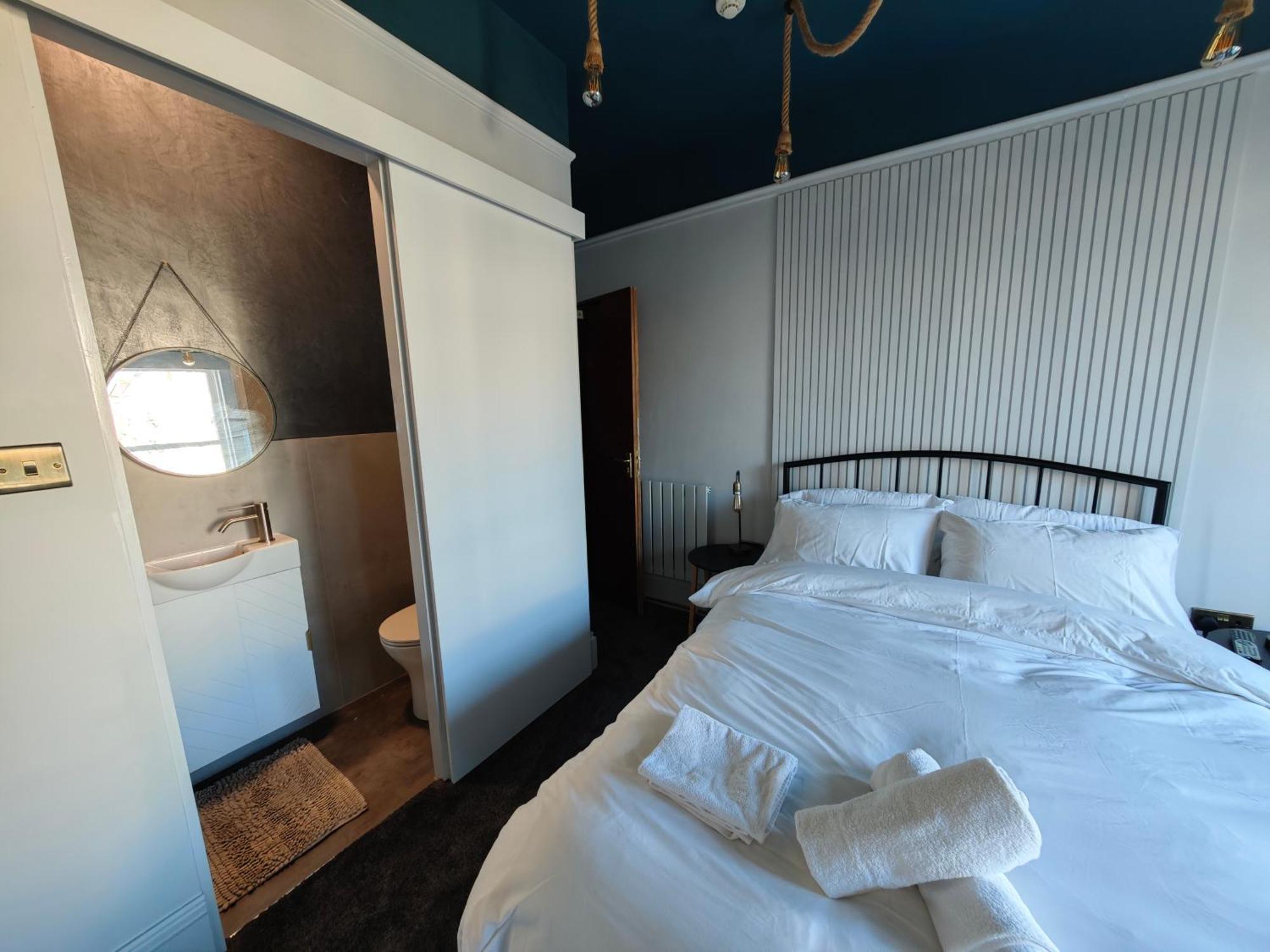 Styles & White Stays - Central Newquay New Quay Екстериор снимка